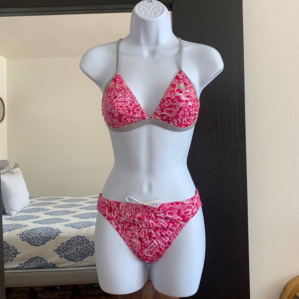 NWOT Nike two piece training swim suit - size 30